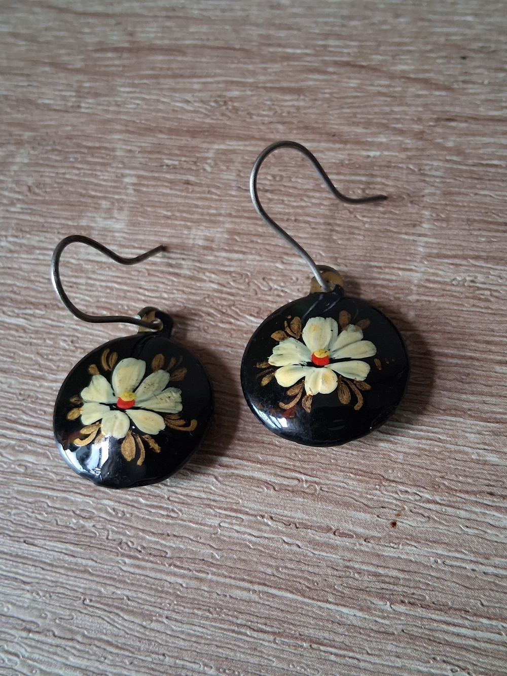 Vinyage Hand-Painted Laquer Black Floral Drop Earrings - Picture 2 of 3